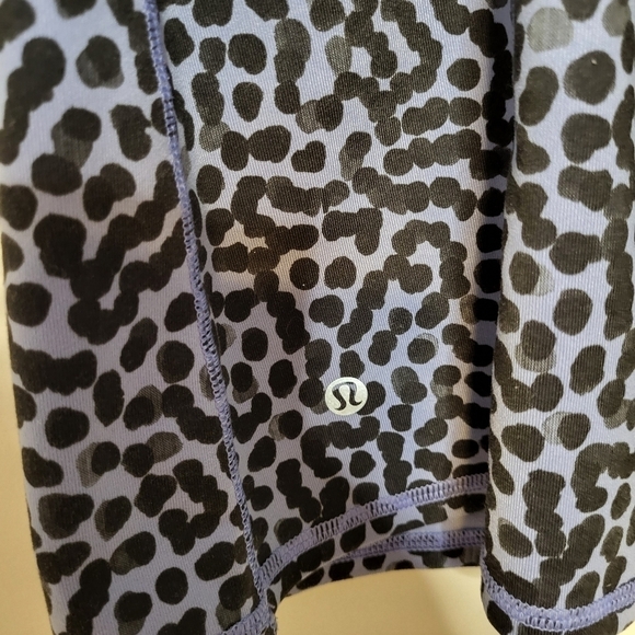 Lululemon Athletica Animal Print Blue Tank Top Size 6 - Picture 3 of 6